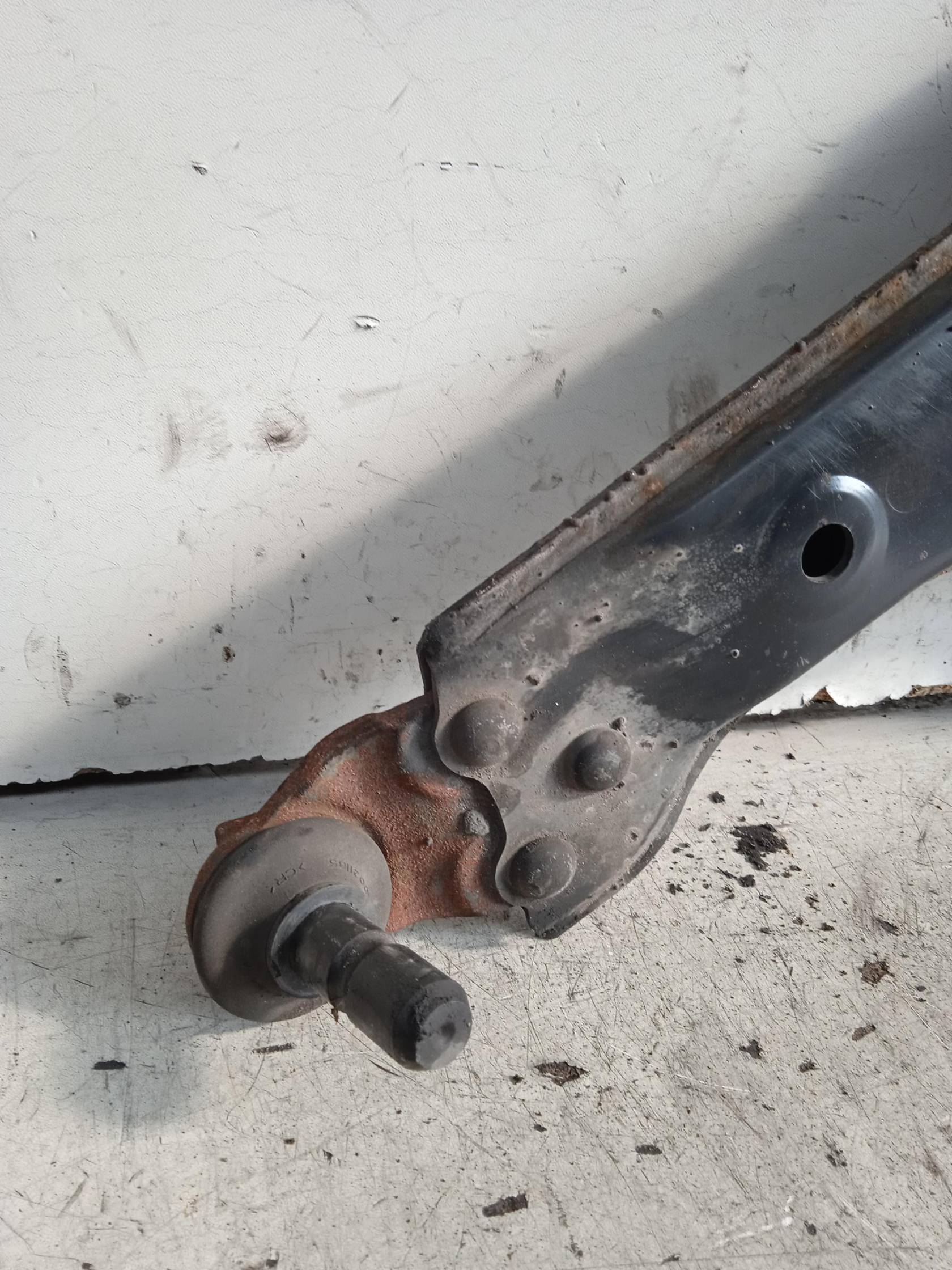 Braccio oscillante sosp. ant. sx.